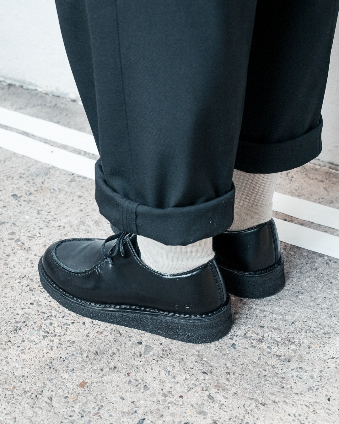 EWALDI LOW – SCHWARZES POLIDO-LEDER