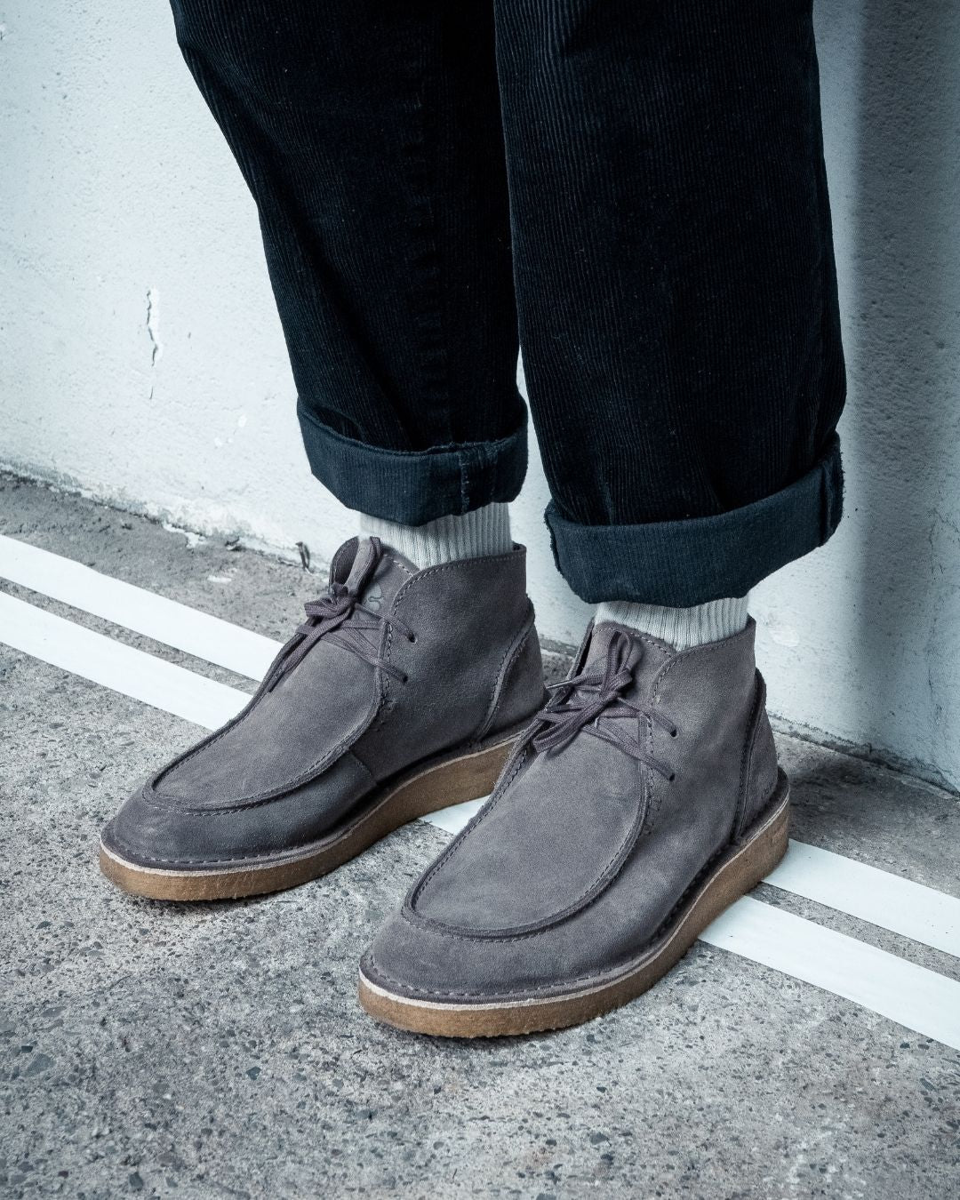 EWALDI - Taupe Suede