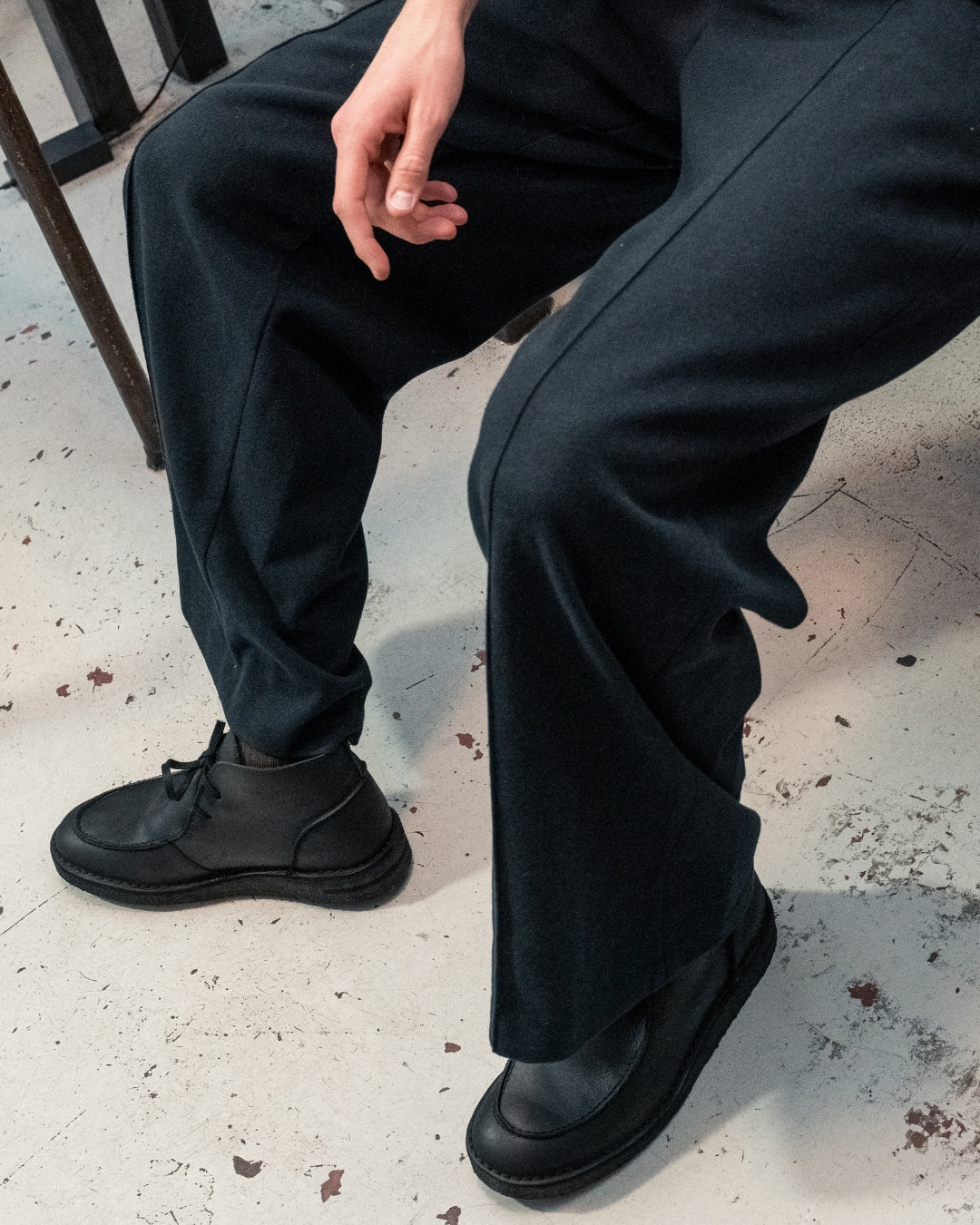 EWALDI - BLACK BUFFALO LEATHER