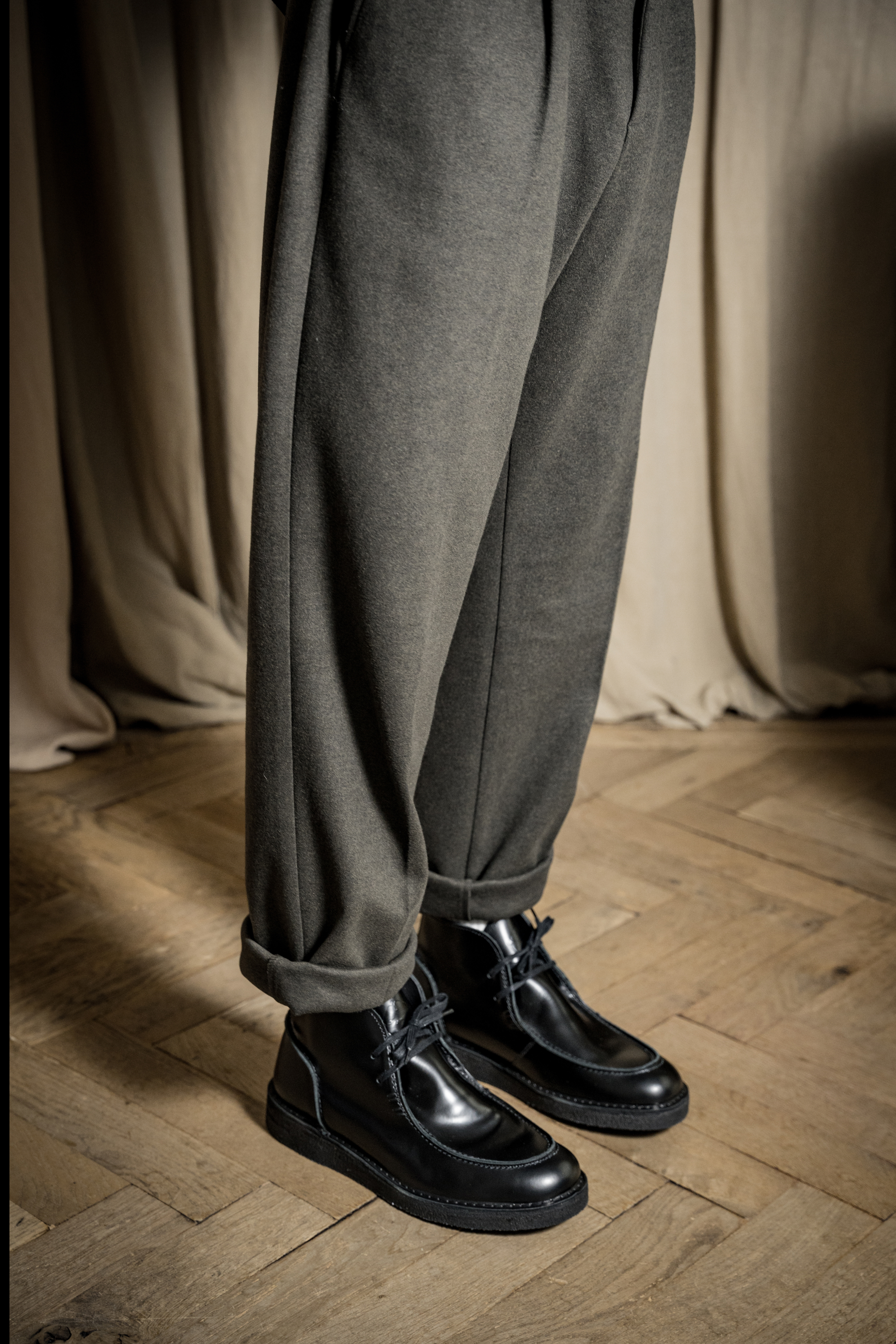 EWALDI – SCHWARZES POLIDO-LEDER